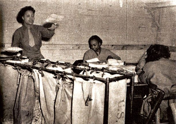 3-women-sorting