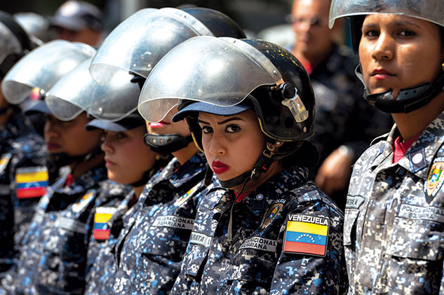 Bolivarian-nat-police-girl