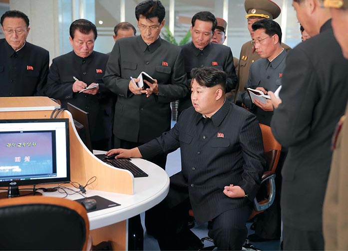 Dirigente norte-coreano Kim Jong-un inspeciona o Complexo Científico Tecnológico em Pyongyang