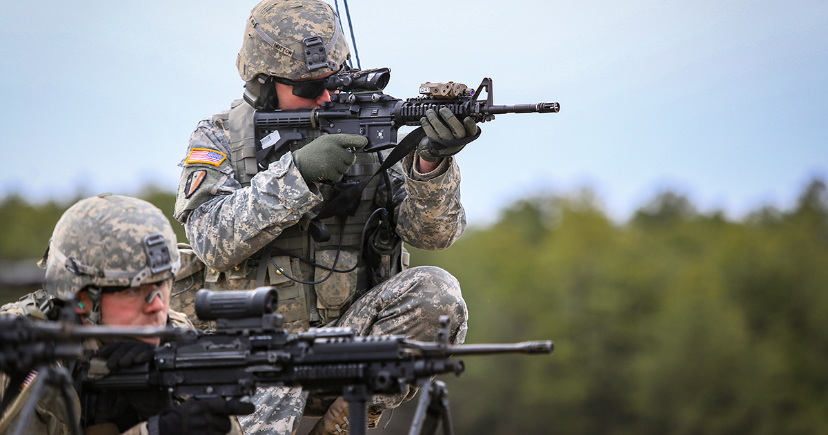 Guarda de armas com forças de segurança reduz vulnerabilidade