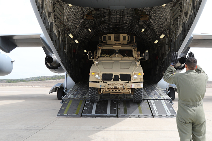 Soldiers with 163rd Military Intelligence Battalion, 504th MI Brigade conduct air load operations at Fort Hood, Texas, March 10, 2019