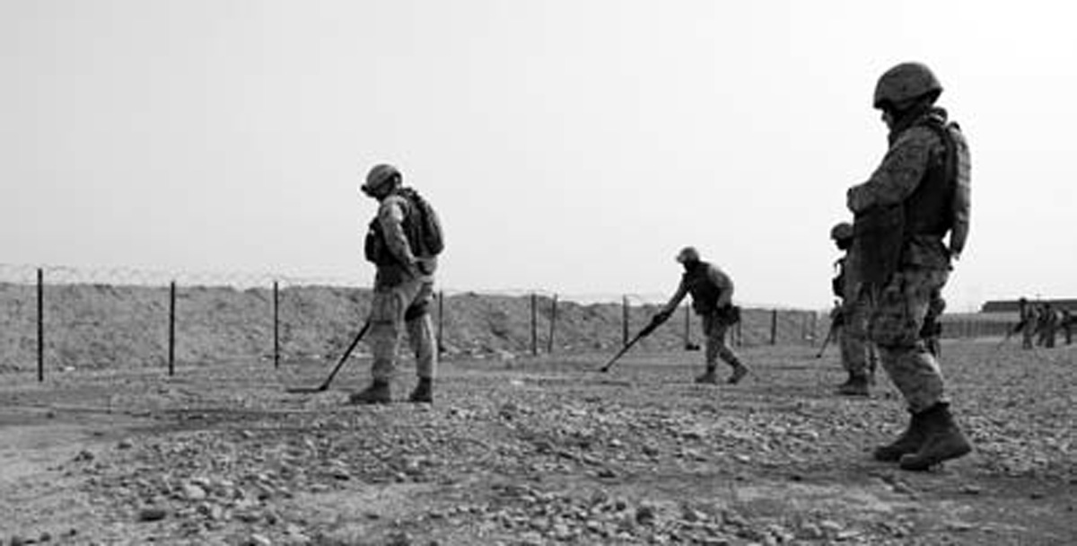 Photo of U.S. Army soldiers training for IED detection