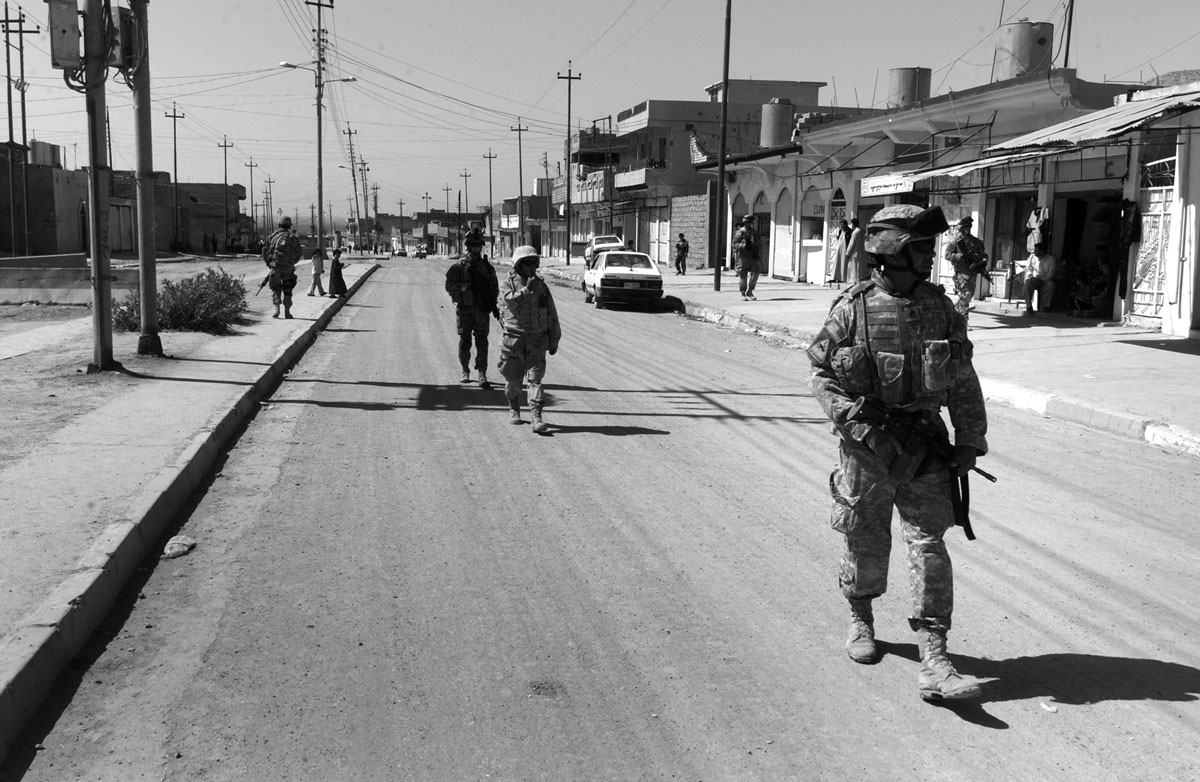 U.S. Army Soldiers from
the 1st Brigade, 1st Armored Division