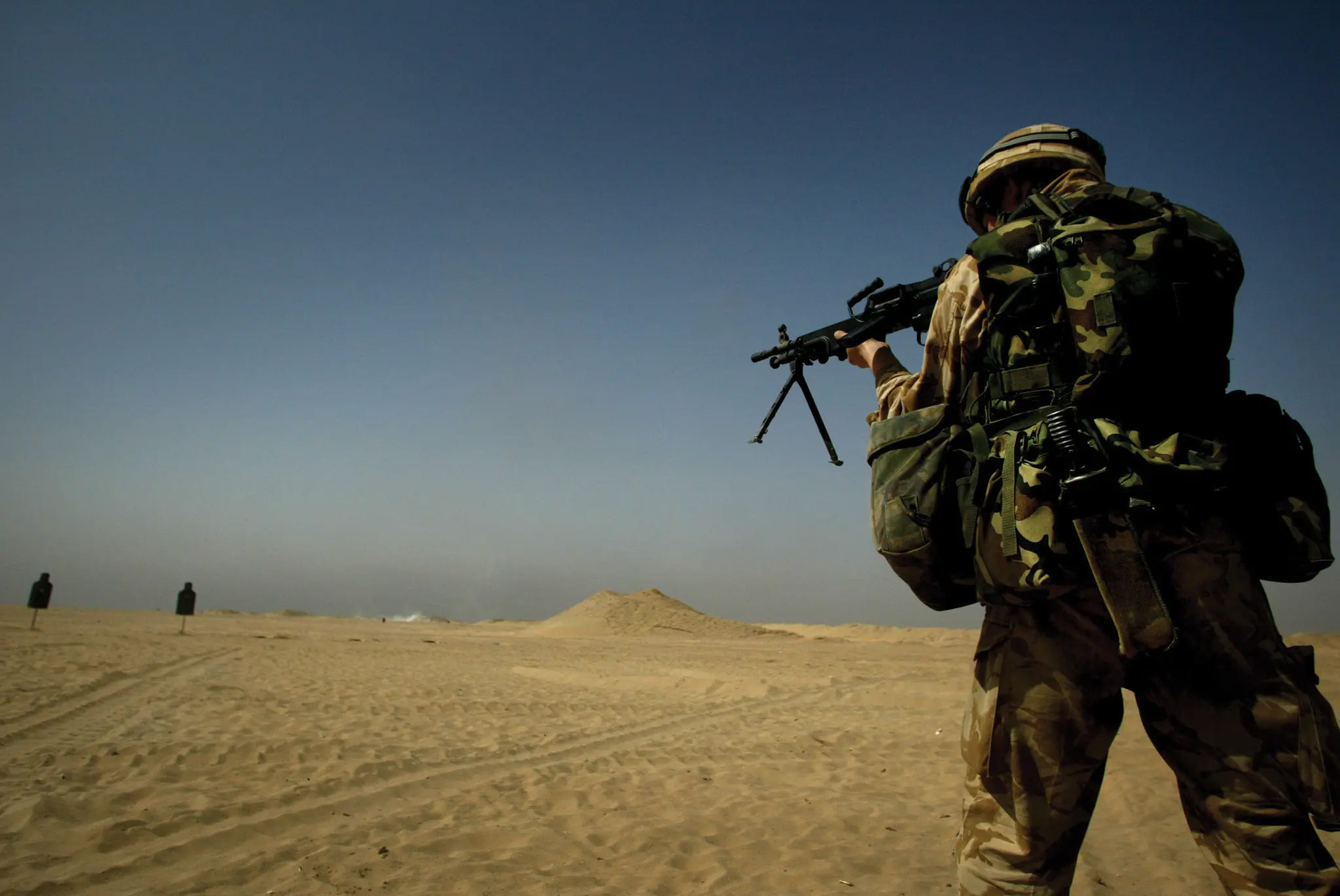 A 3rd Infantry Division soldier trains at the Udari Range Complex in Kuwait