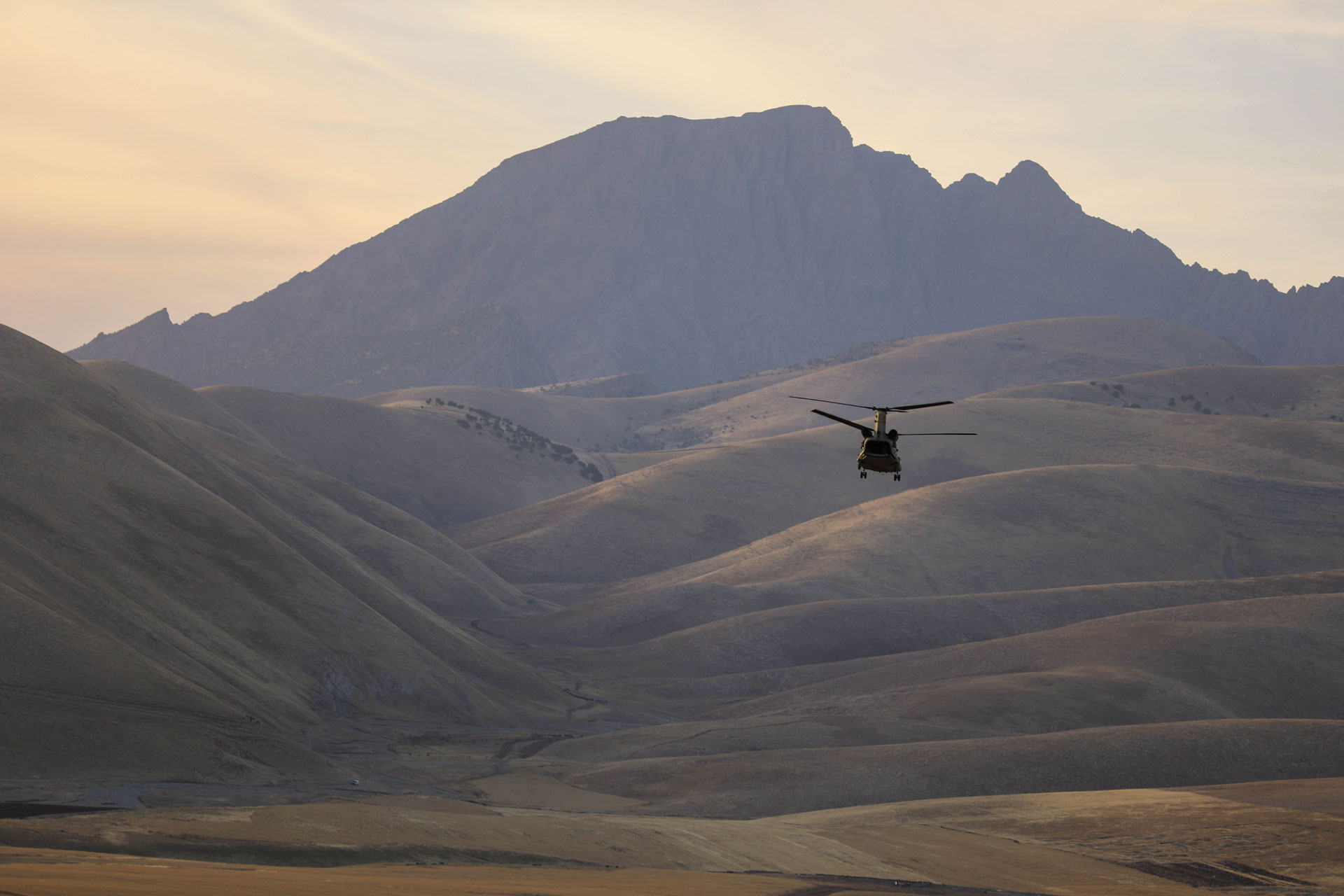  CH-47 Chinook helicopter.