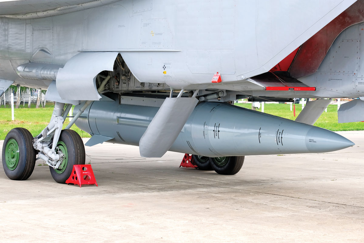 A Kinzhal 47-M2 missile is mounted to a MiG-31K on display at the Army 2020 International Military-Technical Forum in Moscow