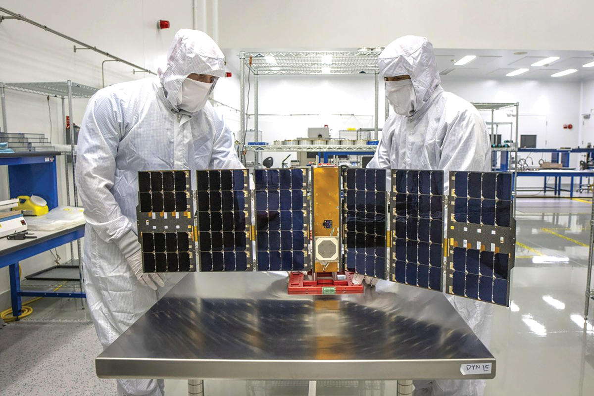 Test engineers prepare the Lonestar Tactical Space Support .