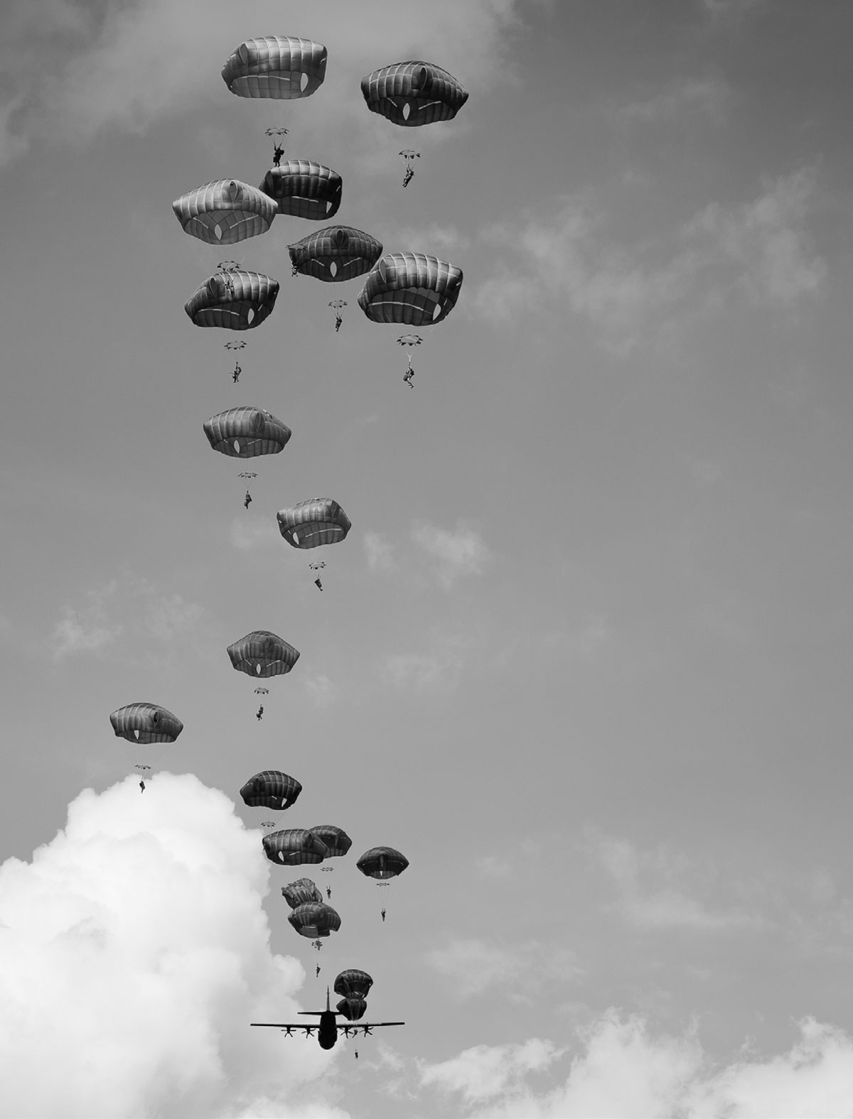 U.S. Army paratroopers assigned to the 173rd Airborne Brigade descend on Frida Drop Zone, Pordenone, Italy, 31 August 2023