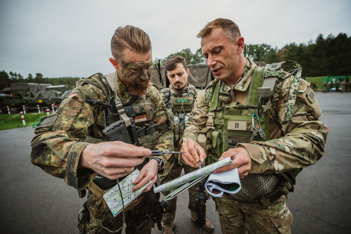 German and Dutch soldiers