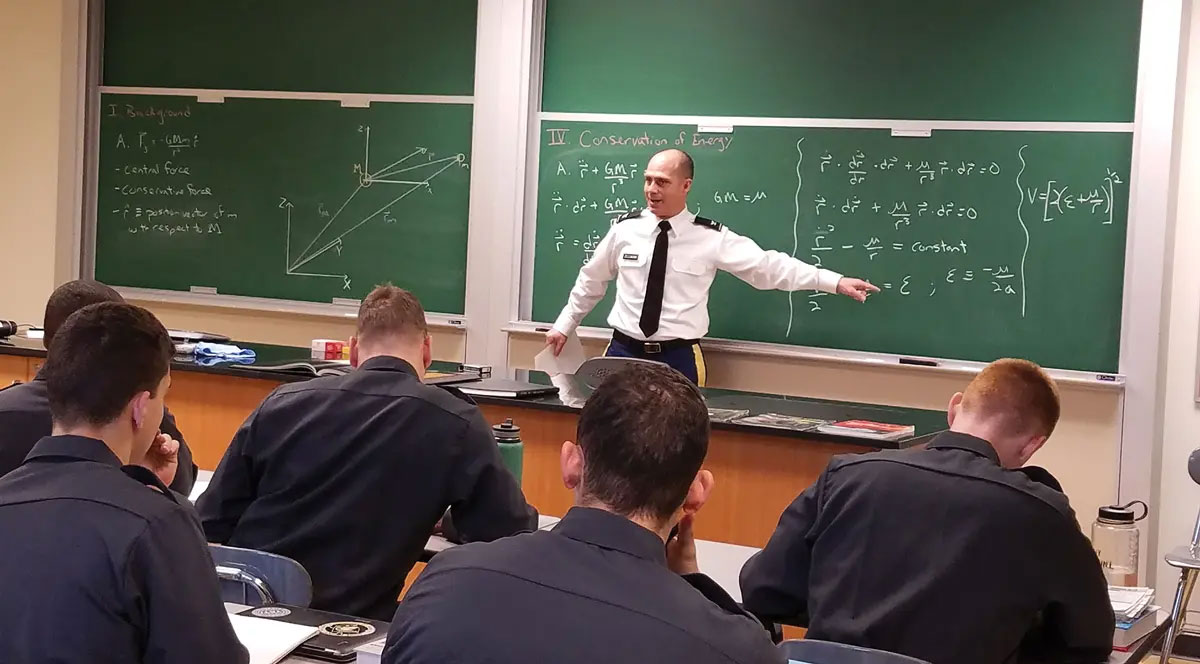 Col. Richard L. Zellmann, 1st Space Brigade commander, teaches a class of cadets on technical aspects of research related to space exploration and aeronautics at the U.S. Military Academy (USMA)