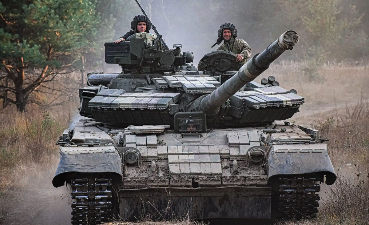 A Ukrainian T-64 BV tank