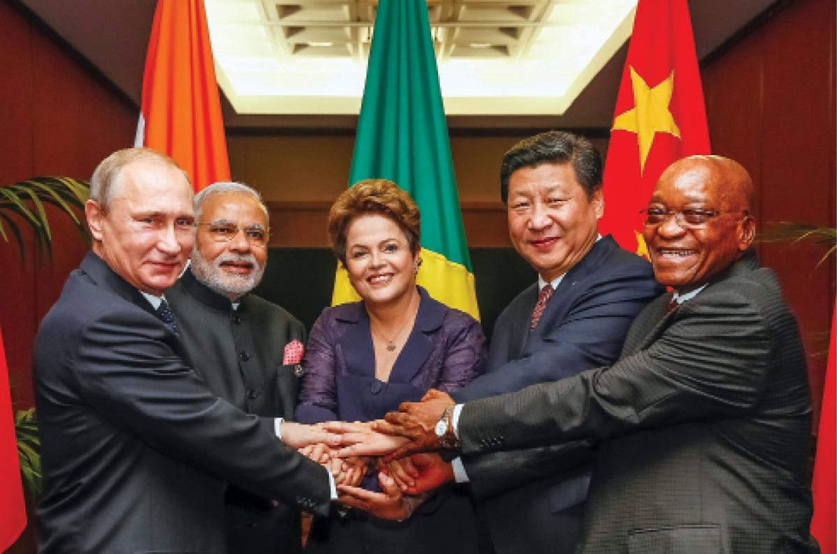 Dirigentes dos países do BRICS (da esquerda para a direita) Vladimir Putin, Narendra Modi, Dilma Rousseff, Xi Jinping e Jacob Zuma