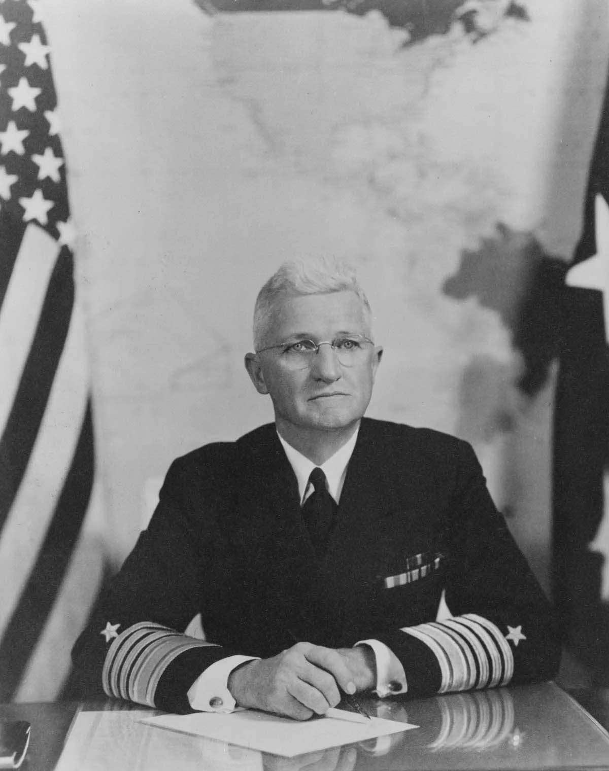 El almirante Harold Rainsford Stark fue nombrado jefe de operaciones navales en 1939