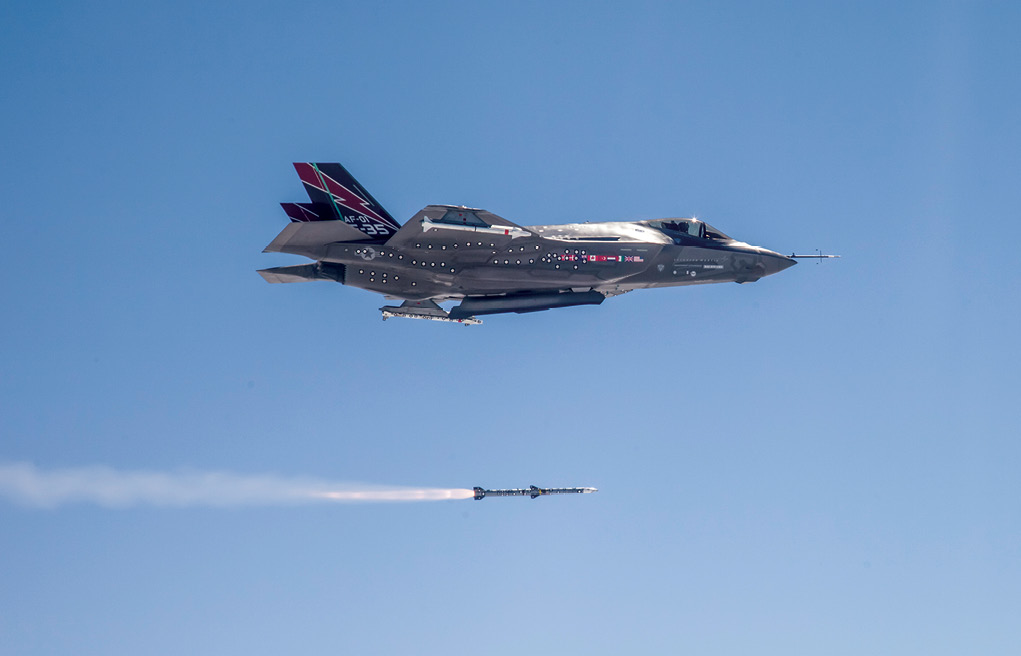 An F-35A Lightning II joint strike fighter completes the first in-flight launch of an AIM-120 missile 5 June 2013 over the U.S. Navy’s Point Mugu Sea Range near Oxnard, California. (Photo courtesy of the F-35 Program Office)