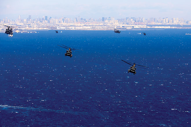 UH-60 Black Hawk helicopters