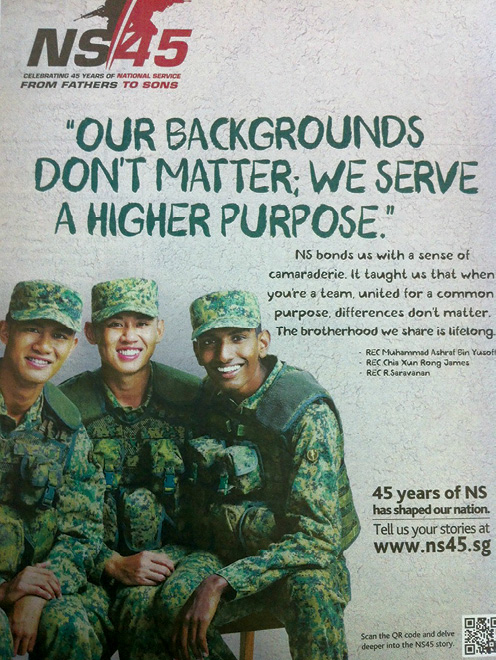 Um póster promocional do Serviço Nacional, de um ano anterior. As Forças Armadas de Cingapura comemoram o 50o aniversário do Serviço Nacional, em 2017.