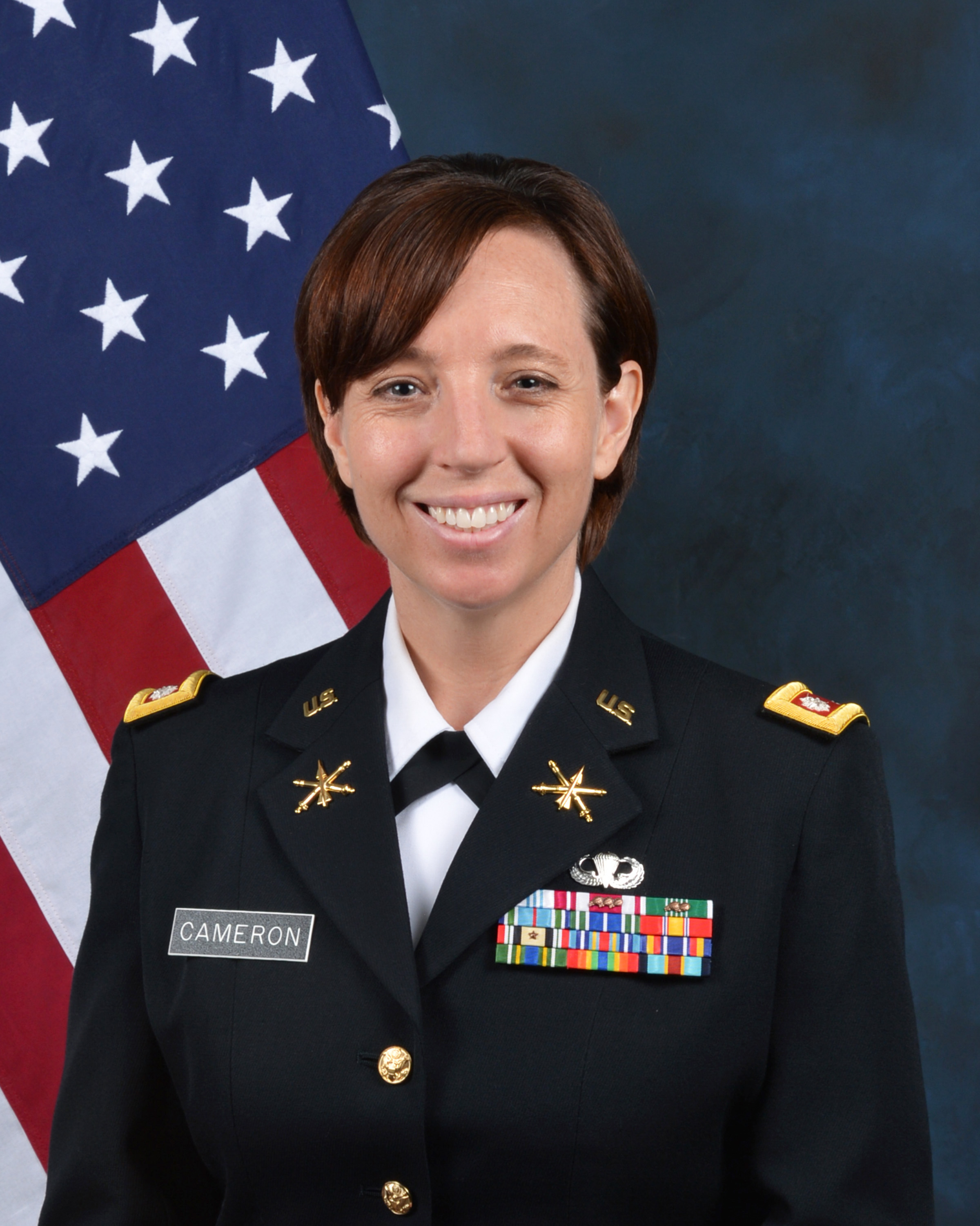 La teniente coronel Erica L. Cameron