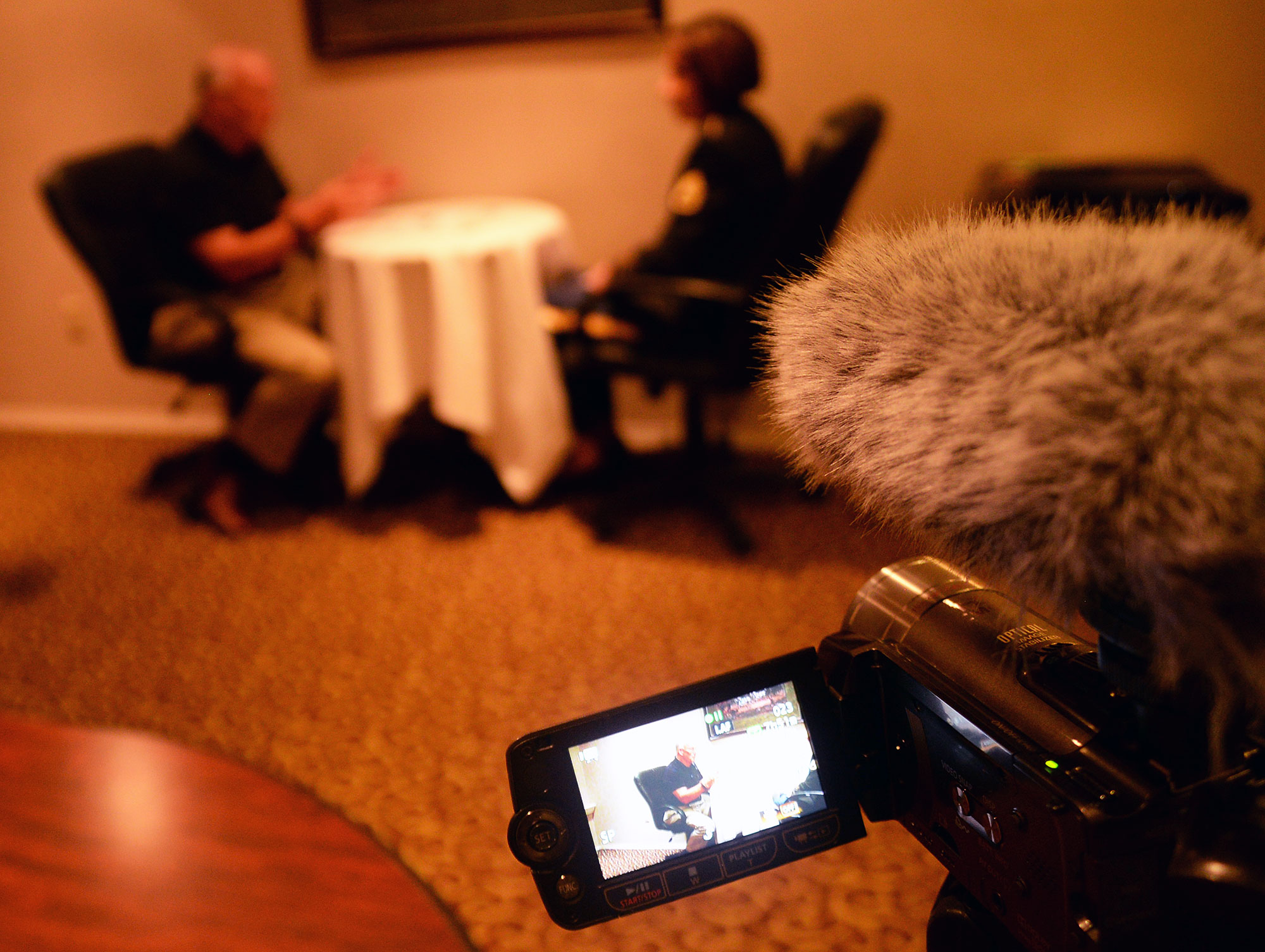 Staff Sgt. Toni Miklesavage (right), a Veteran Ambassador for the U.S. Army Heritage and Education Center, does an on-camera interview with former Sgt. Maj. of the Army Jack L. Tilley in May in El Paso, Texas. (Photos by Jonathan (Jay) Koester / NCO Journal)