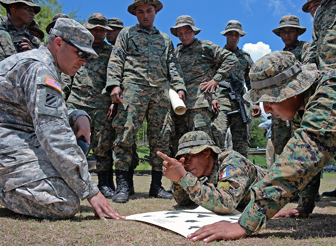Tactical NCOs in Panama develop security forces’ weapons, leadership skills